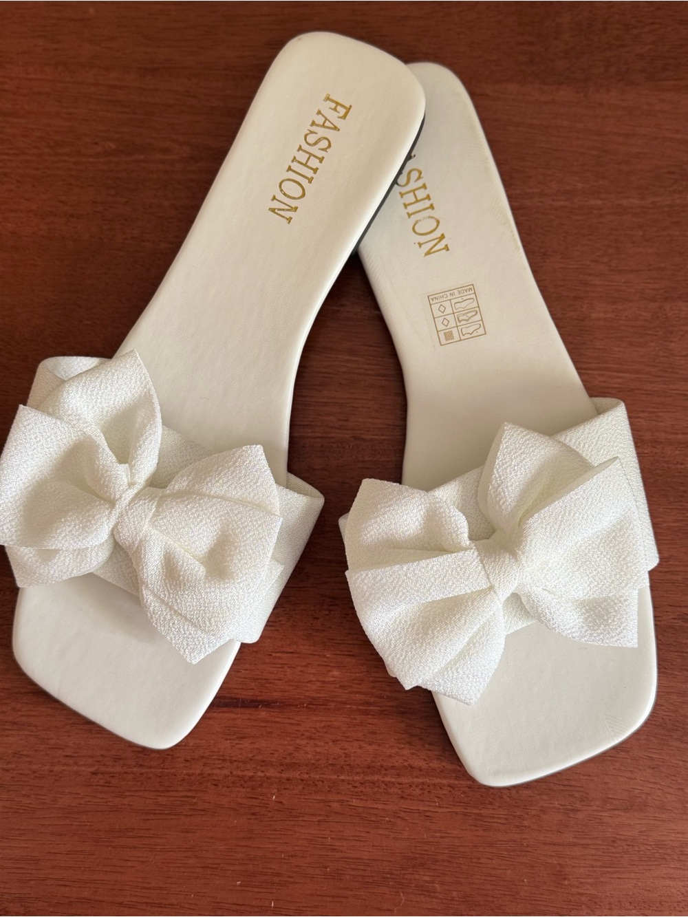 White Bow Slide Sandals Size 10 – Bridal Wedding Bachelorette